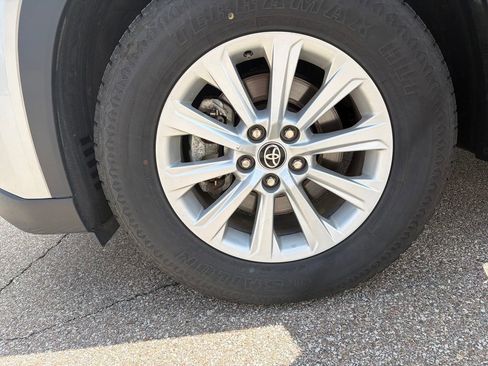 Used 2025 Toyota Grand Highlander FWD image 19