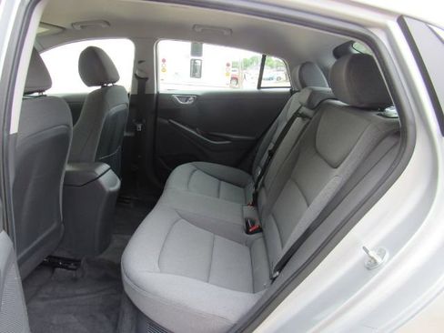Used 2022 Hyundai Ioniq SE image 19