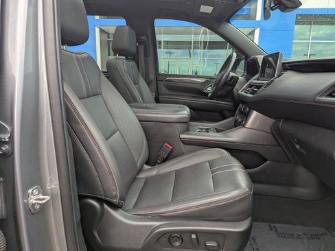 Used 2022 Chevrolet Suburban RST w/ Luxury Package AWD/4WD image 47