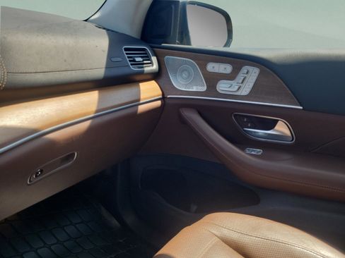 Used 2024 Mercedes-Benz GLS 450 4MATIC image 26