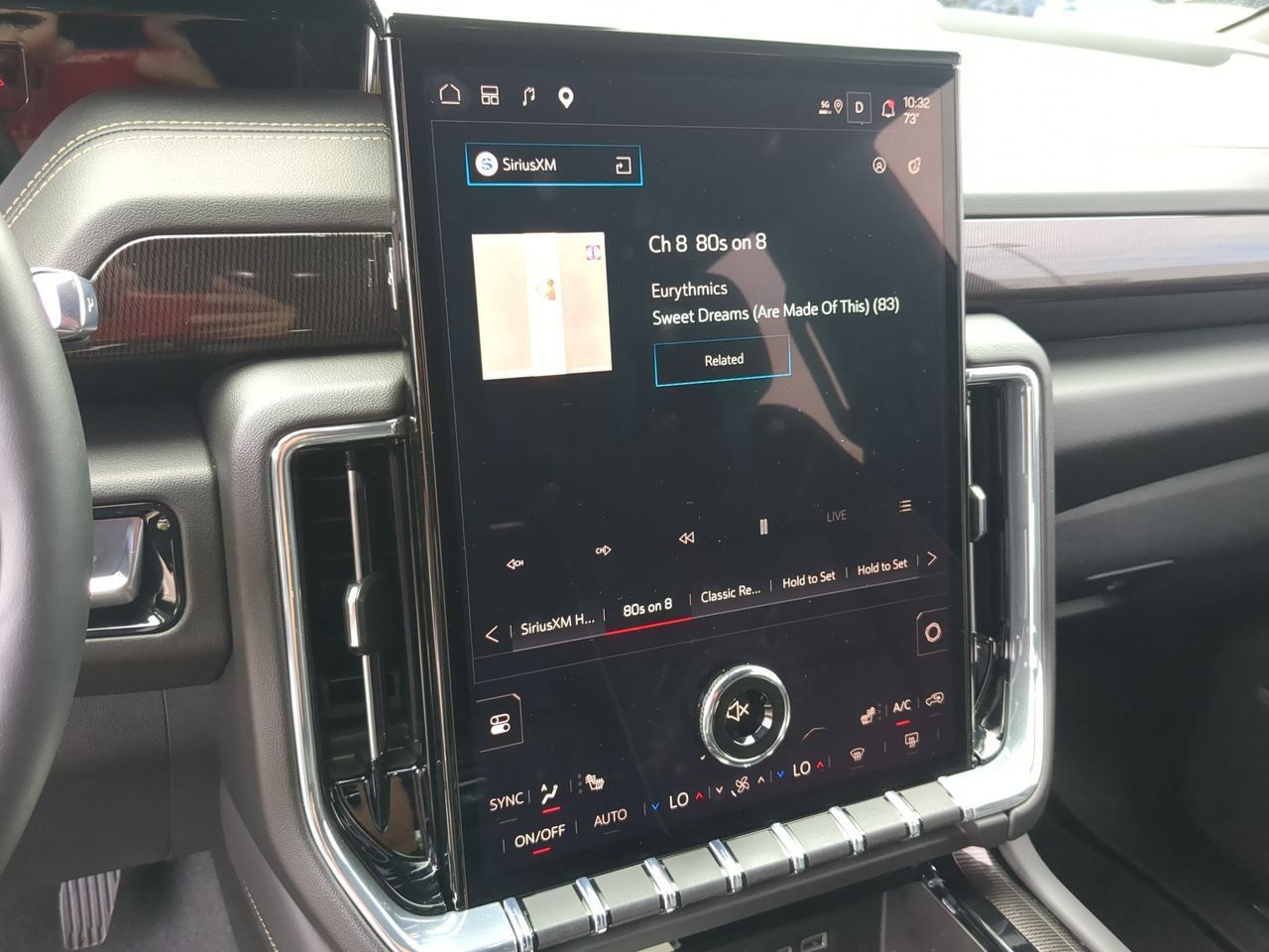 Used 2025 GMC Yukon Elevation AWD/4WD image 13