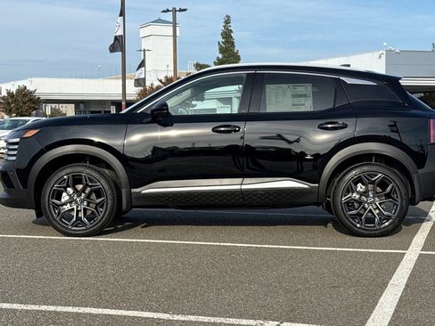 Used 2026 Nissan Kicks SR w/ SR Premium Package AWD/4WD image 7