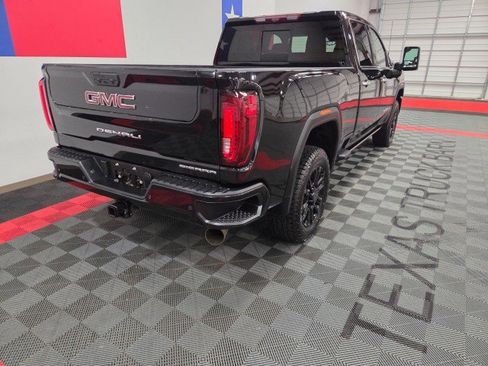 Used 2022 GMC Sierra 2500 Denali w/ Denali Black Diamond Edition image 19