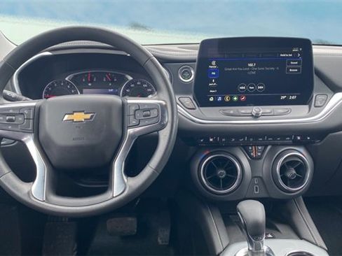 Used 2024 Chevrolet Blazer LT w/ Convenience Package image 9