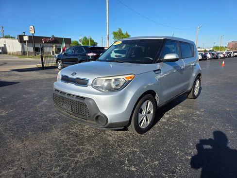 Used 2016 Kia Soul FWD image 1