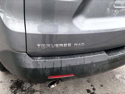 Used 2020 Chevrolet Traverse LT w/ LT Premium Package image 6