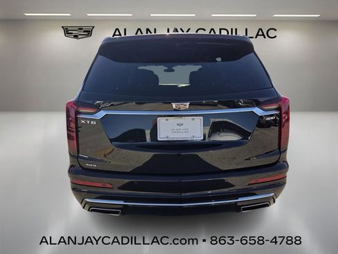 Certified 2025 Cadillac XT6 Premium Luxury image 4