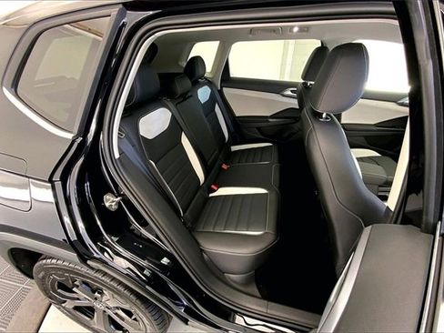 New 2026 Volkswagen Taos SEL image 10