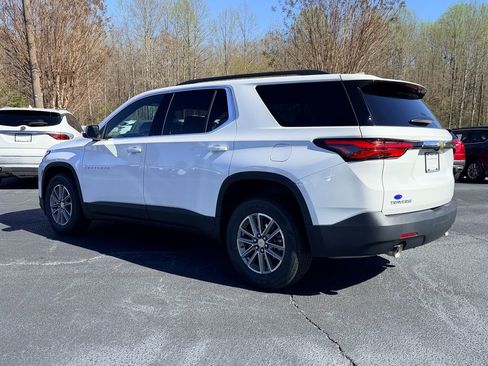 Used 2023 Chevrolet Traverse LT image 6