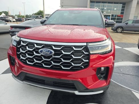 Used 2026 Ford Explorer Platinum RWD image 4