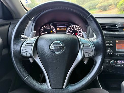 Used 2013 Nissan Altima 3.5 SV image 18