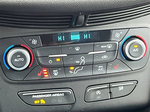 Used 2019 Ford Escape SE image 15