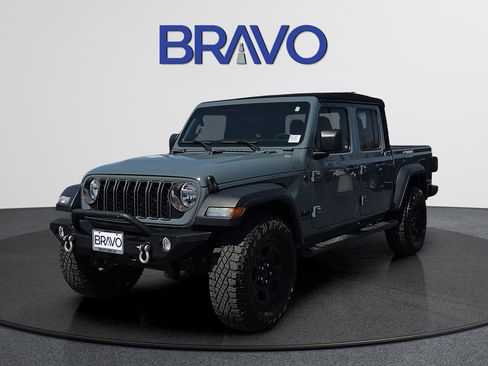 Used 2024 Jeep Gladiator Sport AWD/4WD image 1
