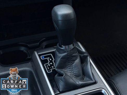 Used 2021 Toyota Tacoma SR5 AWD/4WD image 19