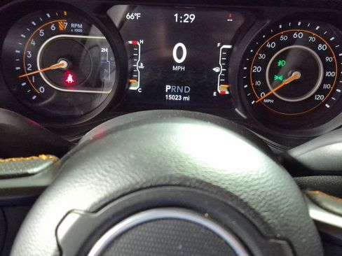 Used 2024 Jeep Gladiator Mojave AWD/4WD image 14