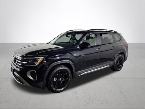 New 2026 Volkswagen Atlas Peak Edition AWD/4WD image 2
