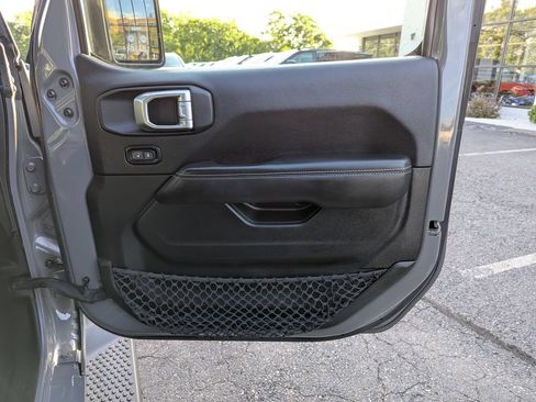 Used 2020 Jeep Wrangler Unlimited Sahara AWD/4WD image 29