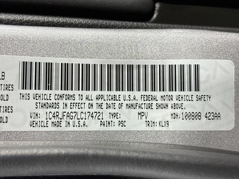 Used 2020 Jeep Grand Cherokee Altitude AWD/4WD image 32