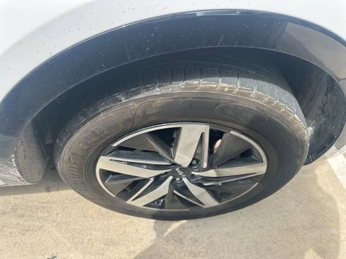 Used 2023 Kia Sorento S w/ Panoramic Sunroof Package image 12