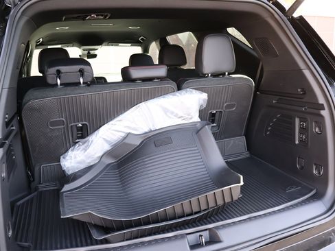 New 2026 Chevrolet Traverse RS w/ LPO, Floor Liner Package image 23