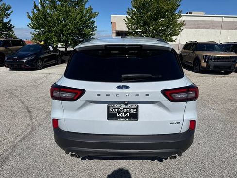 Used 2025 Ford Escape ST-Line Select AWD/4WD image 4