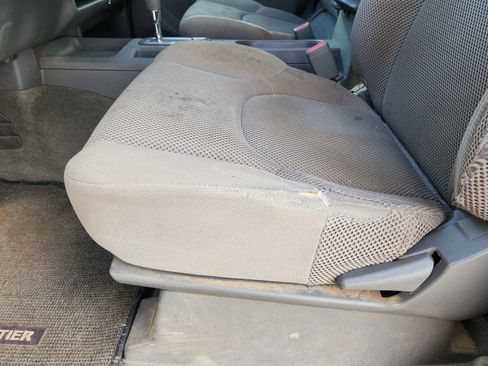 Used 2006 Nissan Frontier SE w/ (P01) Power Pkg image 28