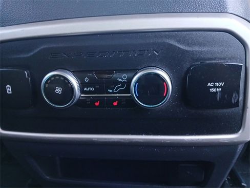 Used 2023 Ford Expedition Limited image 17