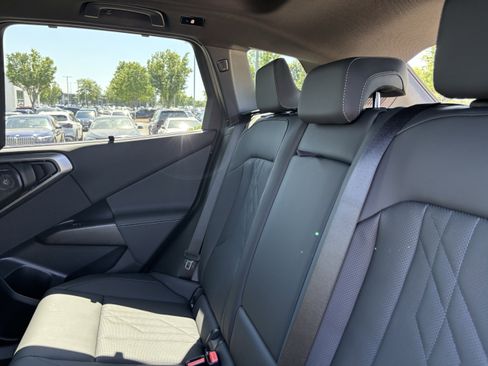 Certified 2025 BMW X3 M50 w/ Premium Package AWD/4WD image 32