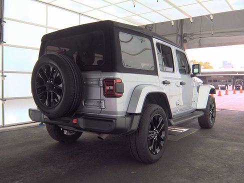 Used 2024 Jeep Wrangler Unlimited Sahara w/ Technology Group image 4