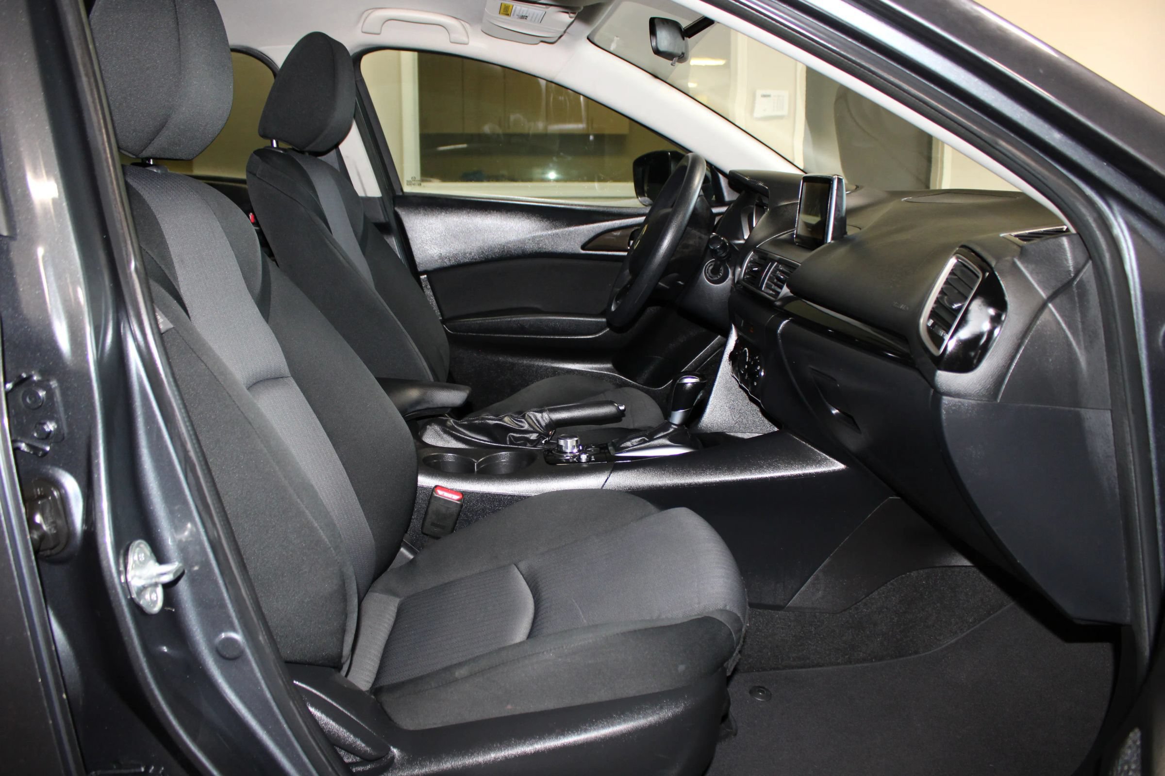 Used 2015 MAZDA MAZDA3 i Sport FWD image 28