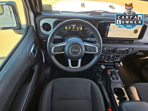 Used 2024 Jeep Wrangler Unlimited Sahara AWD/4WD image 12