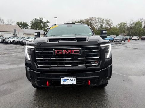 Used 2024 GMC Sierra 2500 AT4 w/ Technology Package AWD/4WD image 2