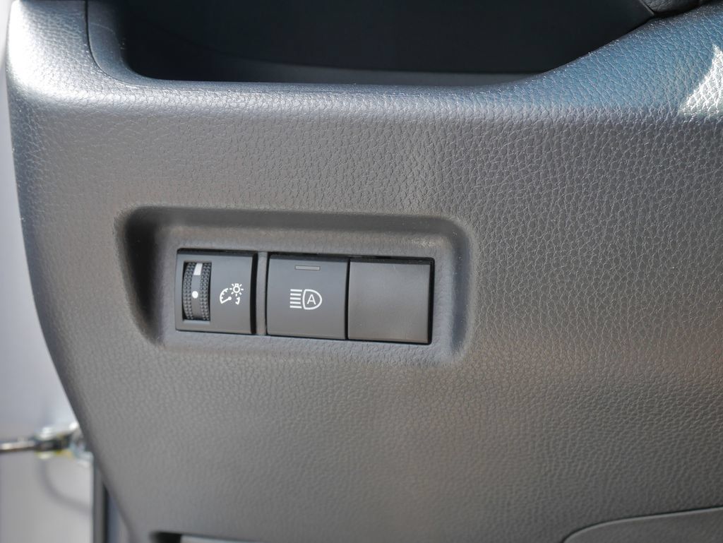Used 2025 Toyota RAV4 LE AWD/4WD image 23