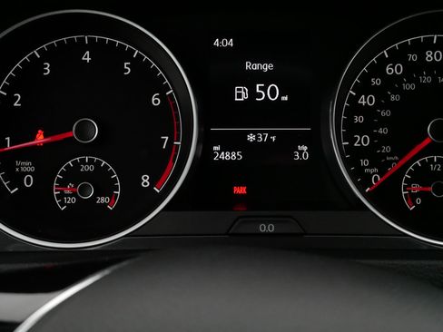 Used 2018 Volkswagen Golf S image 27