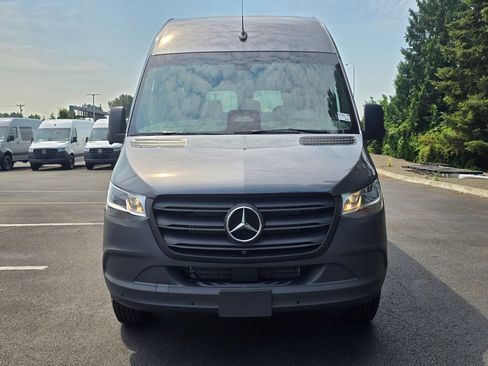 New 2026 Mercedes-Benz Sprinter 2500 image 9