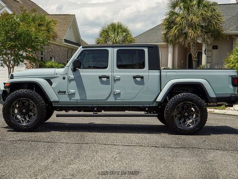 Used 2023 Jeep Gladiator Sport AWD/4WD image 3