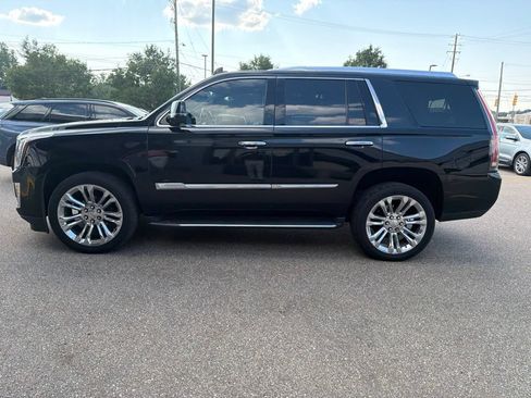 Used 2020 Cadillac Escalade Premium Luxury w/ LPO, Radiant Package AWD/4WD image 2