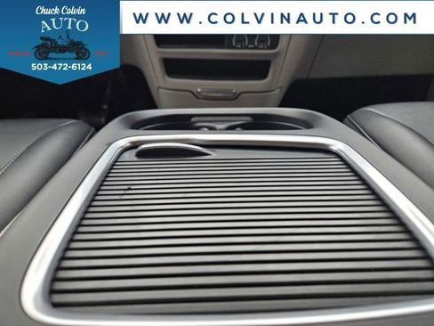Used 2024 Chrysler Pacifica Touring-L image 17