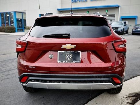 Used 2025 Chevrolet Trax LT image 10