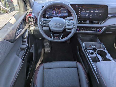 New 2026 Chevrolet Equinox RS w/ Convenience Package III AWD/4WD image 4