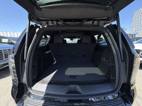 New 2026 Chevrolet Suburban LT w/ Comfort Package AWD/4WD image 26