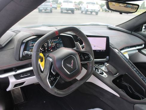 Used 2023 Chevrolet Corvette Stingray Premium Cpe w/ Z51 Performance Package RWD image 19