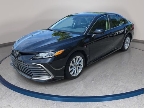 Used 2023 Toyota Camry LE FWD image 1