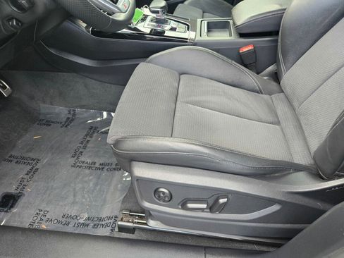 Used 2022 Audi SQ5 Premium w/ Convenience Package image 21