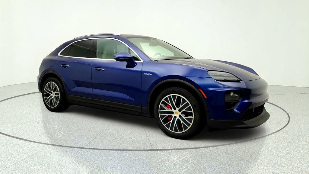 Used 2025 Porsche Macan 4S Electric w/ Premium Package AWD/4WD image 3