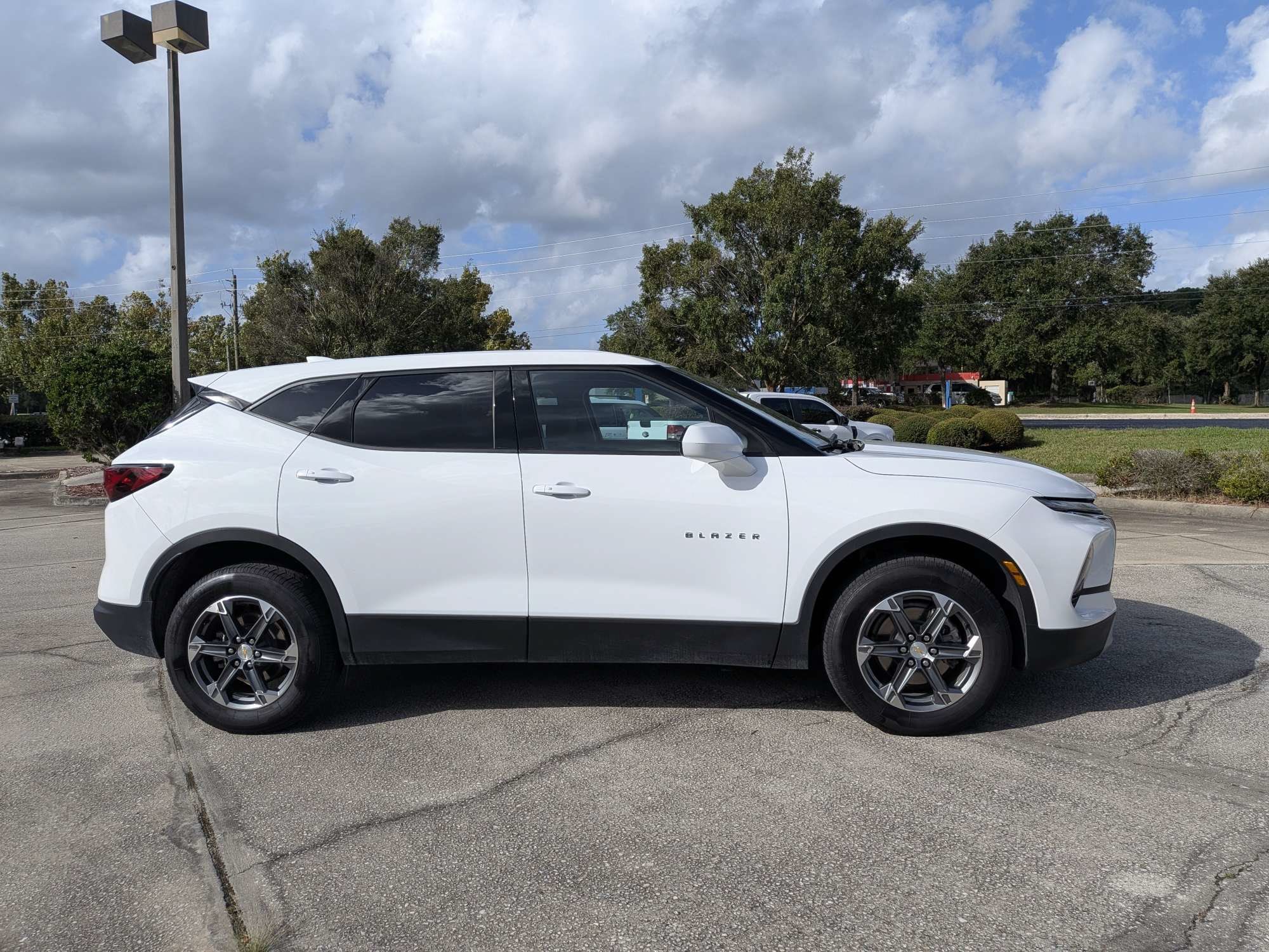 Used 2025 Chevrolet Blazer LT AWD/4WD image 3