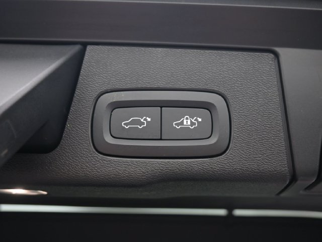 Used 2023 Volvo XC60 B5 Plus w/ Protection Package FWD image 27