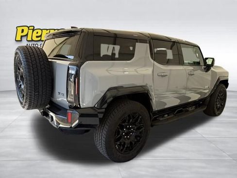 Used 2024 GMC Hummer EV 2X w/ LPO, Illumination Package AWD/4WD image 8