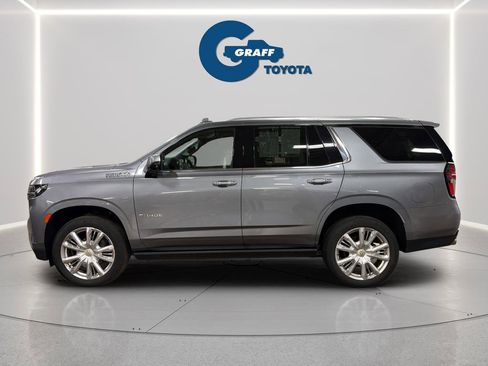Used 2021 Chevrolet Tahoe High Country w/ Premium Package 2 AWD/4WD image 3