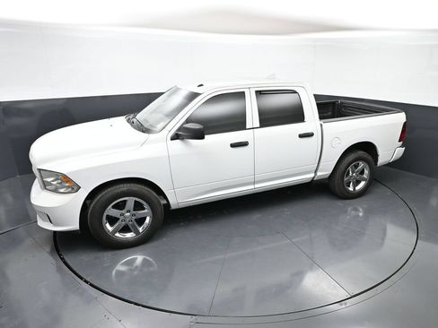 Used 2018 RAM 1500 Express RWD image 38
